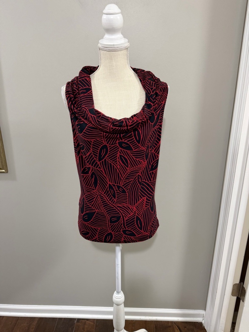 Maxime Red and Black Cowl Neck Sleeveless Top. Size L